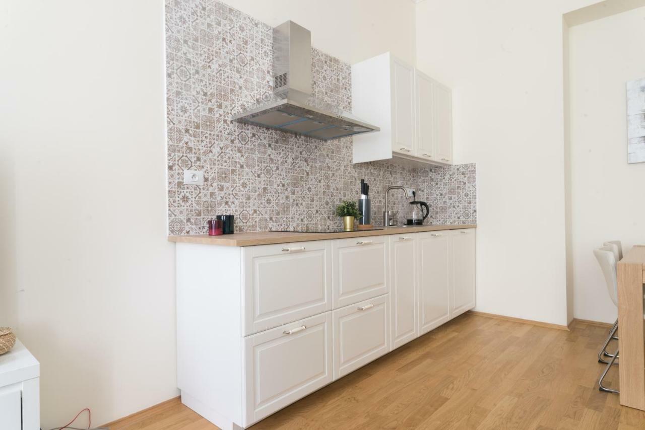 Apartment In Rumunska 355/9